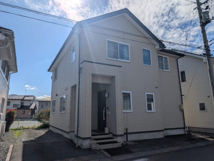 青山3丁目 小屋裏付き5LDK・駐車スペース3台付き
