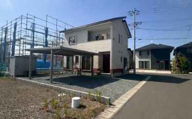 盛岡市太田八丁目　築浅物件　駐車４台可能